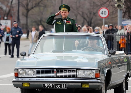 Первая совместная городская тренировка парадных расчётов и механизированной кол…