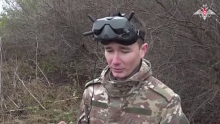 Операторы говорят, что несмотря на шквальный огонь, который ведёт противник по …
