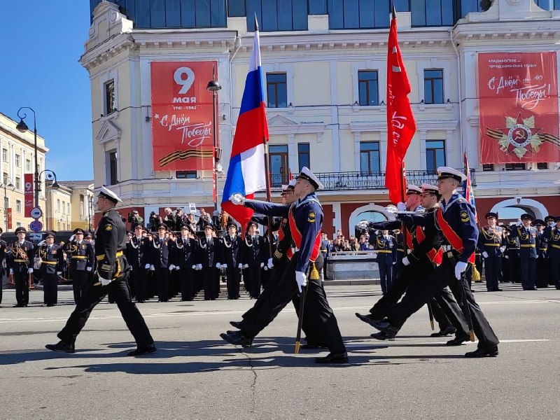 Во Владивостоке состоялся военный парад, посвященный 77-й годовщине Победы в Ве…
