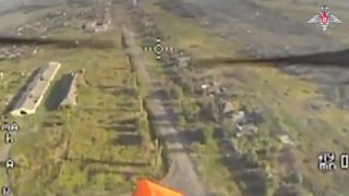 Очередные кадры уничтожения бронетехники ВСУ Операторы FPV-дронов точным ударом …
