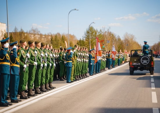В Юрге завершилось торжественное шествие, посвященное 77-й годовщине Победы сов…