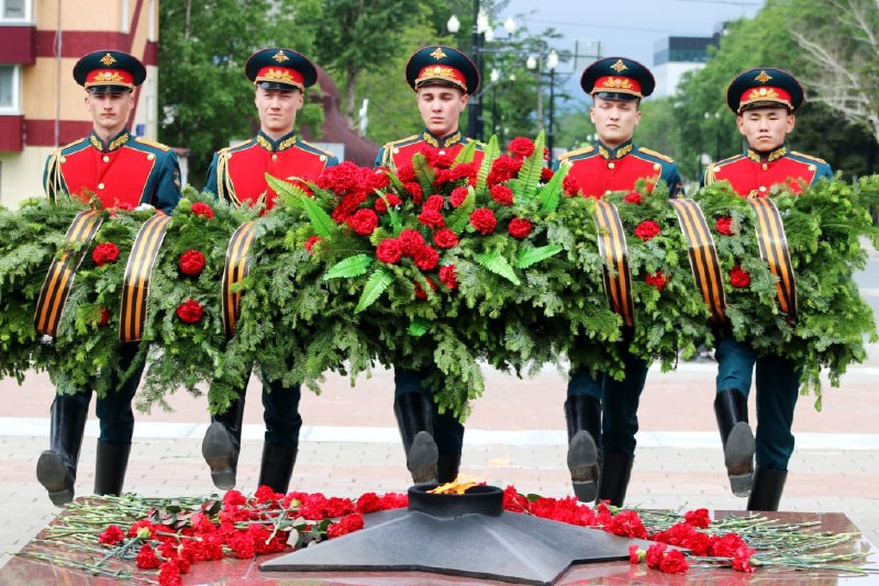 #Помним Военнослужащие армейского корпуса ВВО и жители Сахалинской области почти…