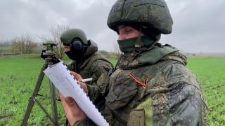 #ДемилитариZация  Кадры боевой работы расчетов 152-мм самоходных гаубиц «Мста-С»…