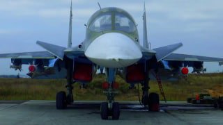 В любую погоду, днём и ночью: экипажи Су-34 ЗВО выполняют боевые задачи по обнар…