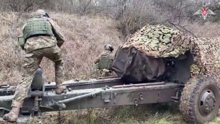 «Ярость» благородная: расчет кочующей гаубицы Д-20 ЗВО продолжает уничтожать выя…