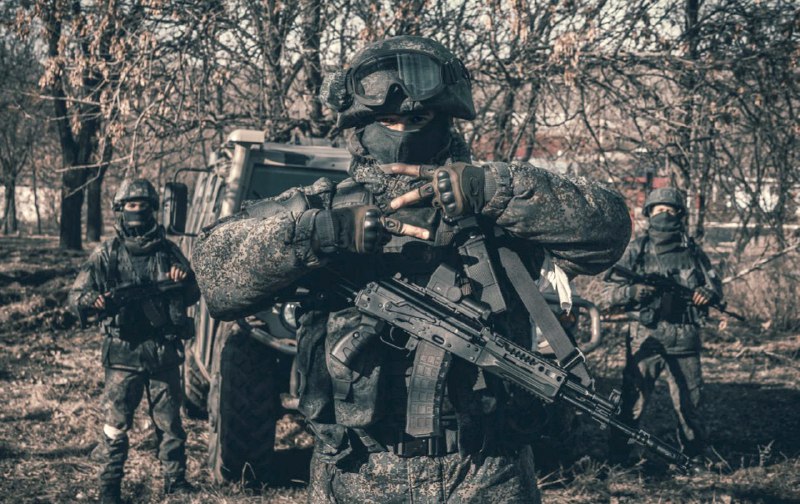 Наши бойцы, участвующие в спецоперации на Украине, желают всем, кто сегодня ждё…