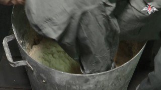 С хрустящей корочкой: служба МТО продолжает бесперебойно обеспечивать наших бо…