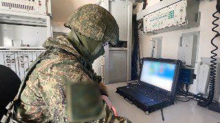 Специалисты подразделений связи Вооруженных Сил Российской Федерации демонстрир…