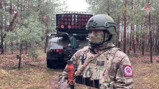Военнослужащие расчета РСЗО «Град» ЦВО поразили районы скопления живой силы и те…