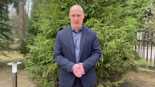 Известные артисты поздравляют наших бойцов, выполняющих задачи на передовой, с Д…