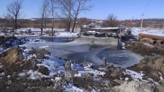 Взорванный украинскими военнослужащими мост в Харьковской области Люди, прожива…