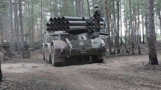 Боевая работа реактивных систем залпового огня «Ураган» группировки Центральног…