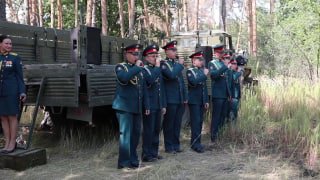 Заместитель Председателя Государственной Думы Шолбан Кара-оол и артисты ансамбл…